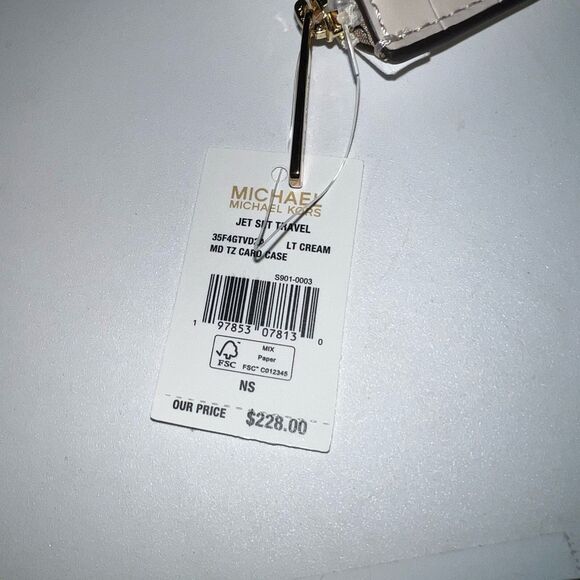 Michael Kors Cream Card Holder - Picture 4 of 5